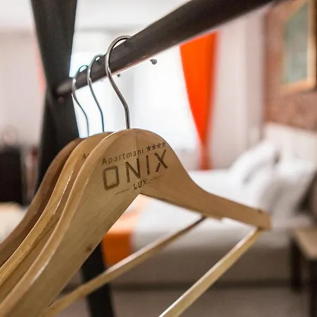 Onix Apartment *